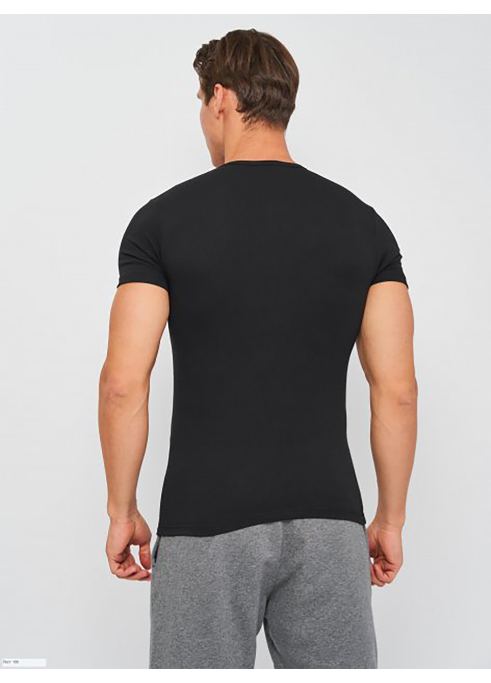 Черная футболка t-shirt mezza manica scollo v черный l муж k1311 nero-l Kappa