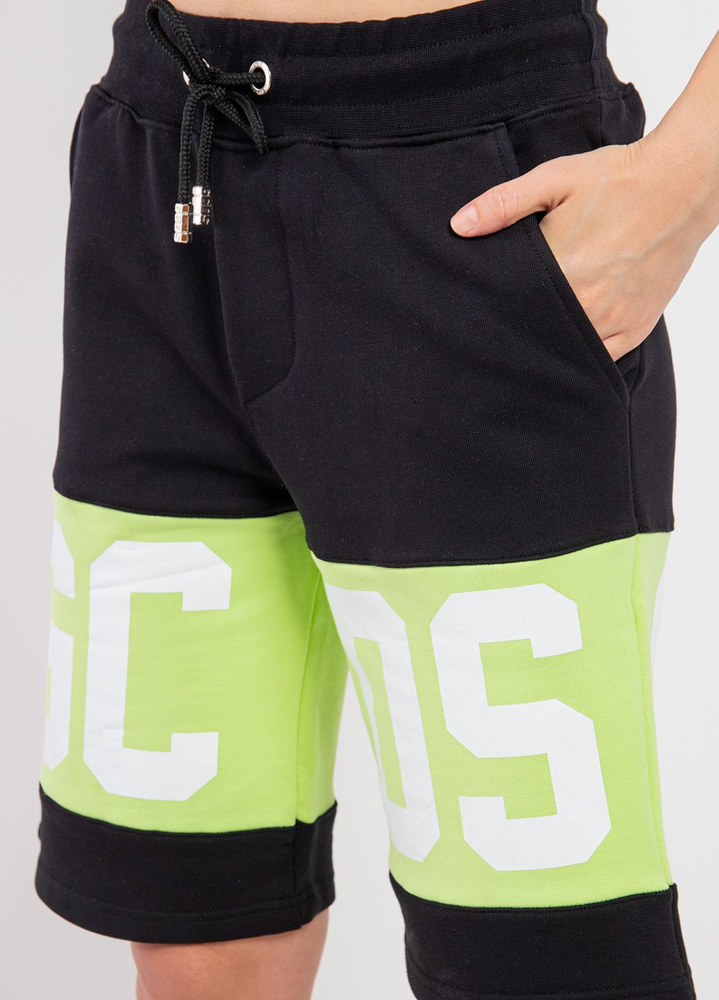 Черные с зеленым комбинированные шорты gcds (260872192)