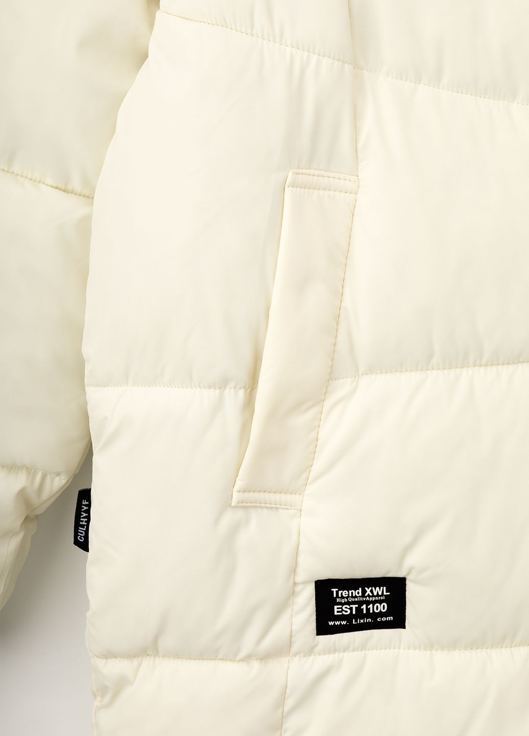 Молочная зимняя куртка No Brand