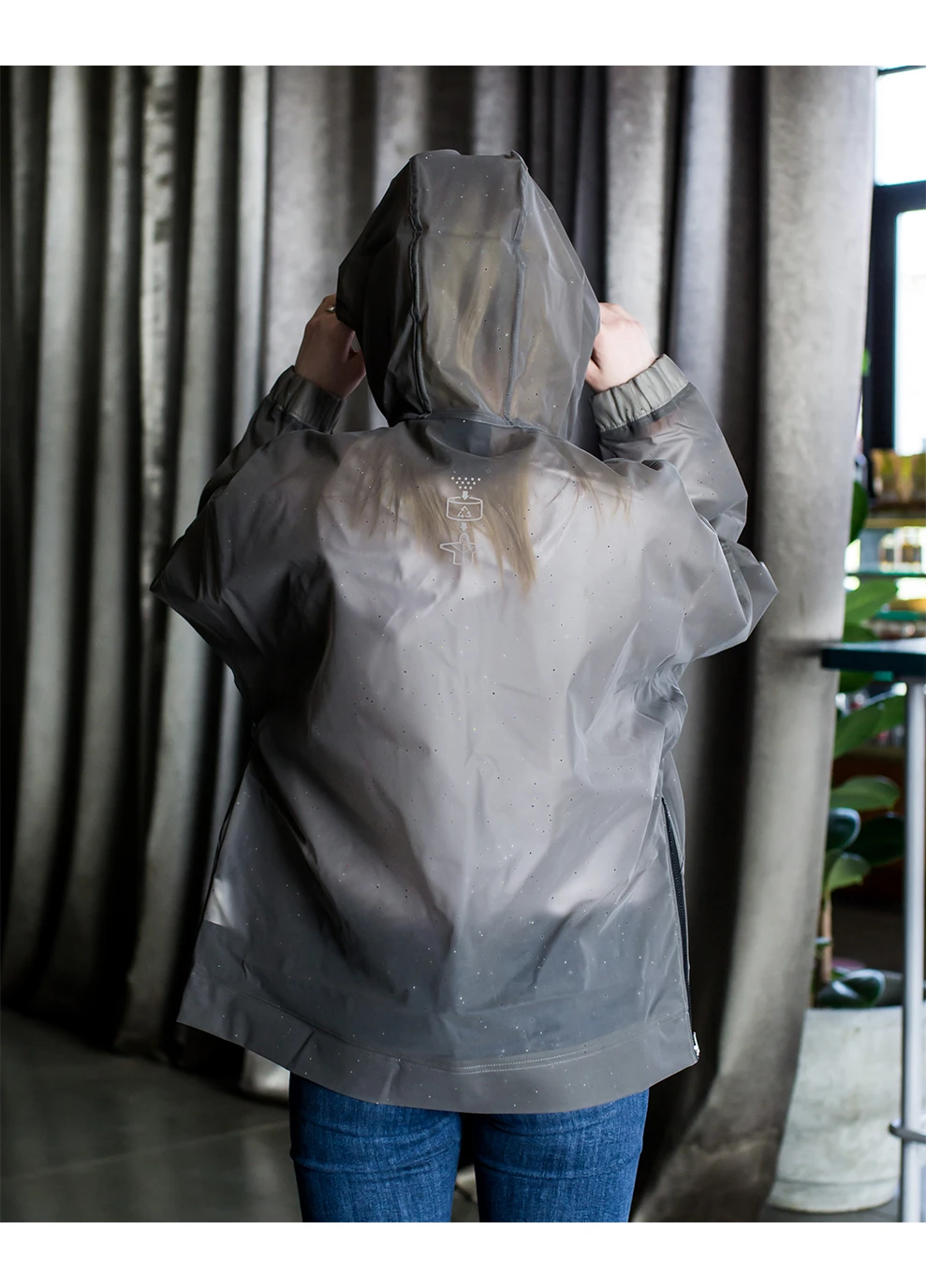 Женская ветровка W NSW JKT ANRK TRPNT EARTH DAY Коричневый Nike (260956700}