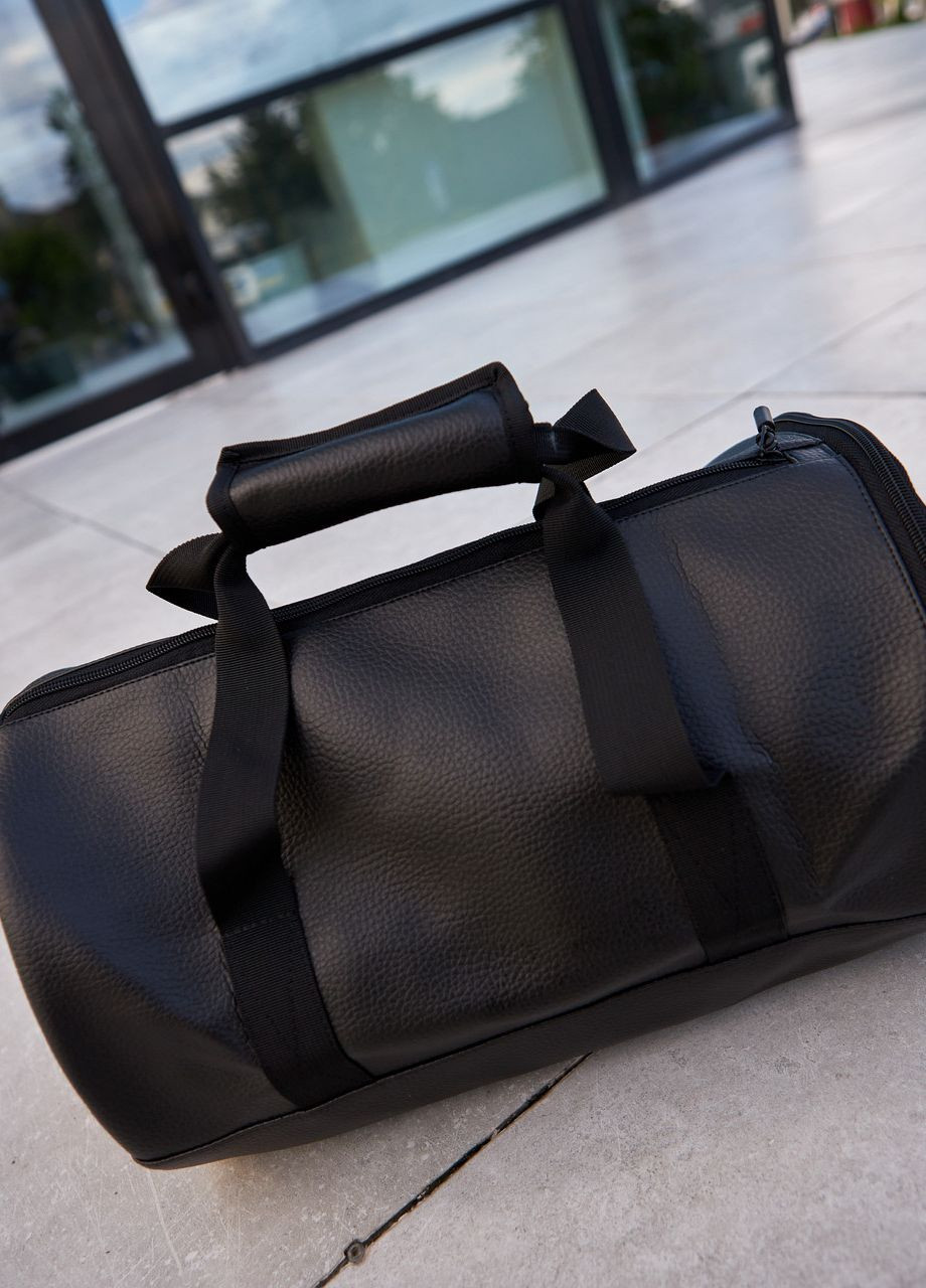 Дорожня сумка бочка mini черная с карманом для обуви, в экокоже No Brand сумка day s (261326430)