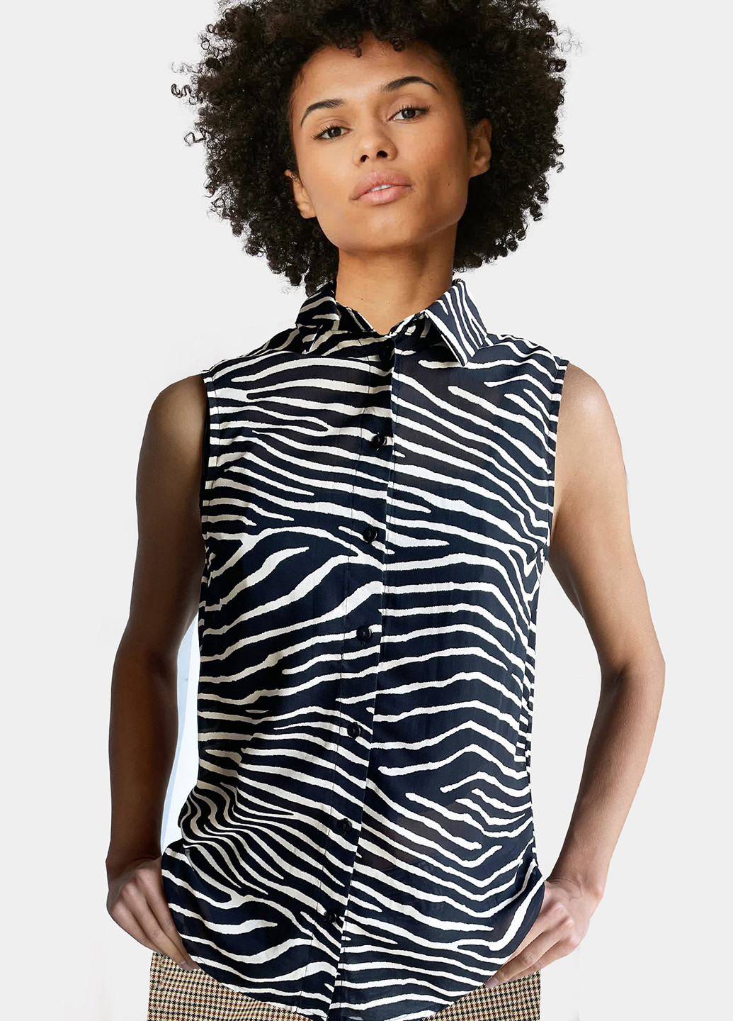 Черная летняя блуза в принт H&M