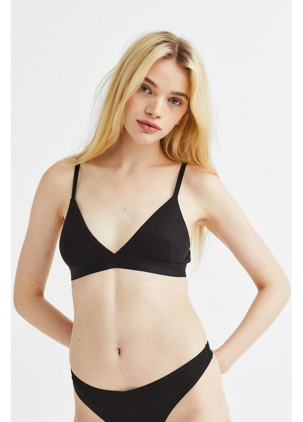 Чорний бюстгальтер H&M
