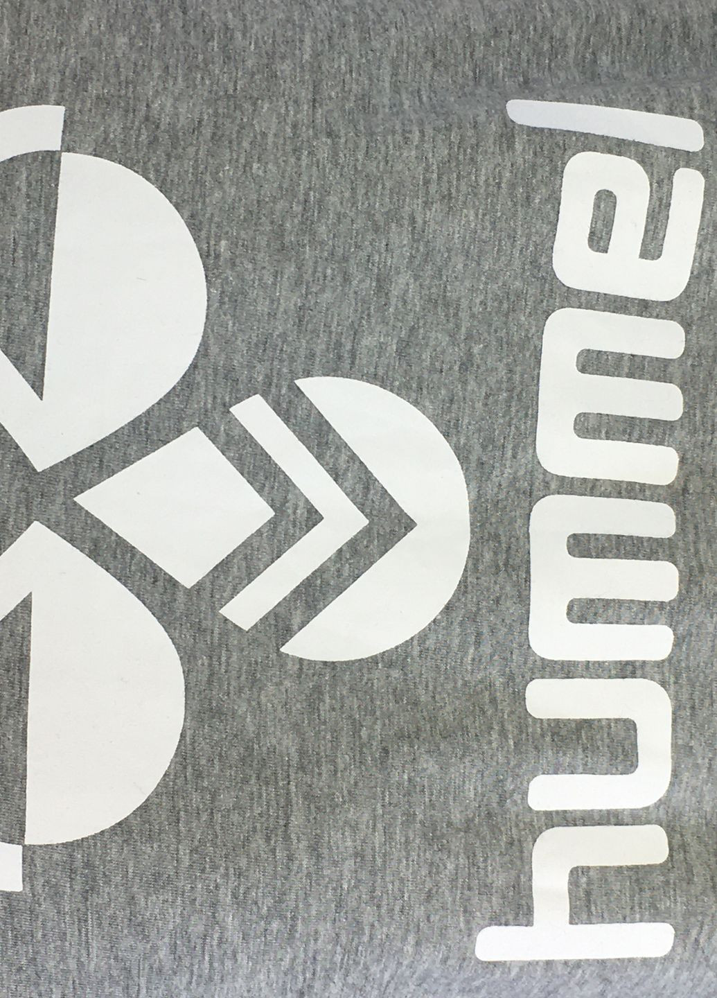 Сіра футболка з коротким рукавом Hummel