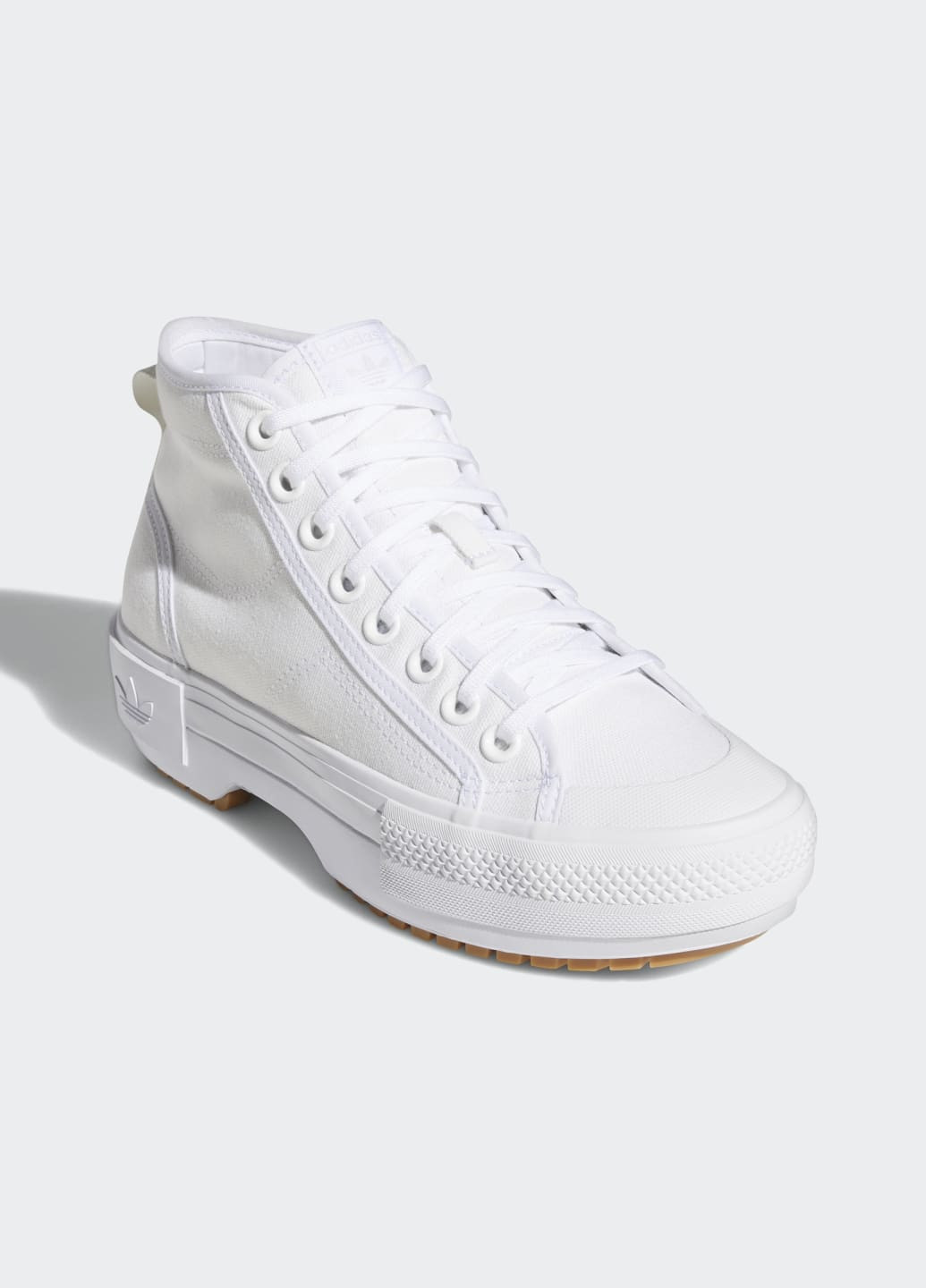 Белые всесезонные кроссовки nizza trek adidas