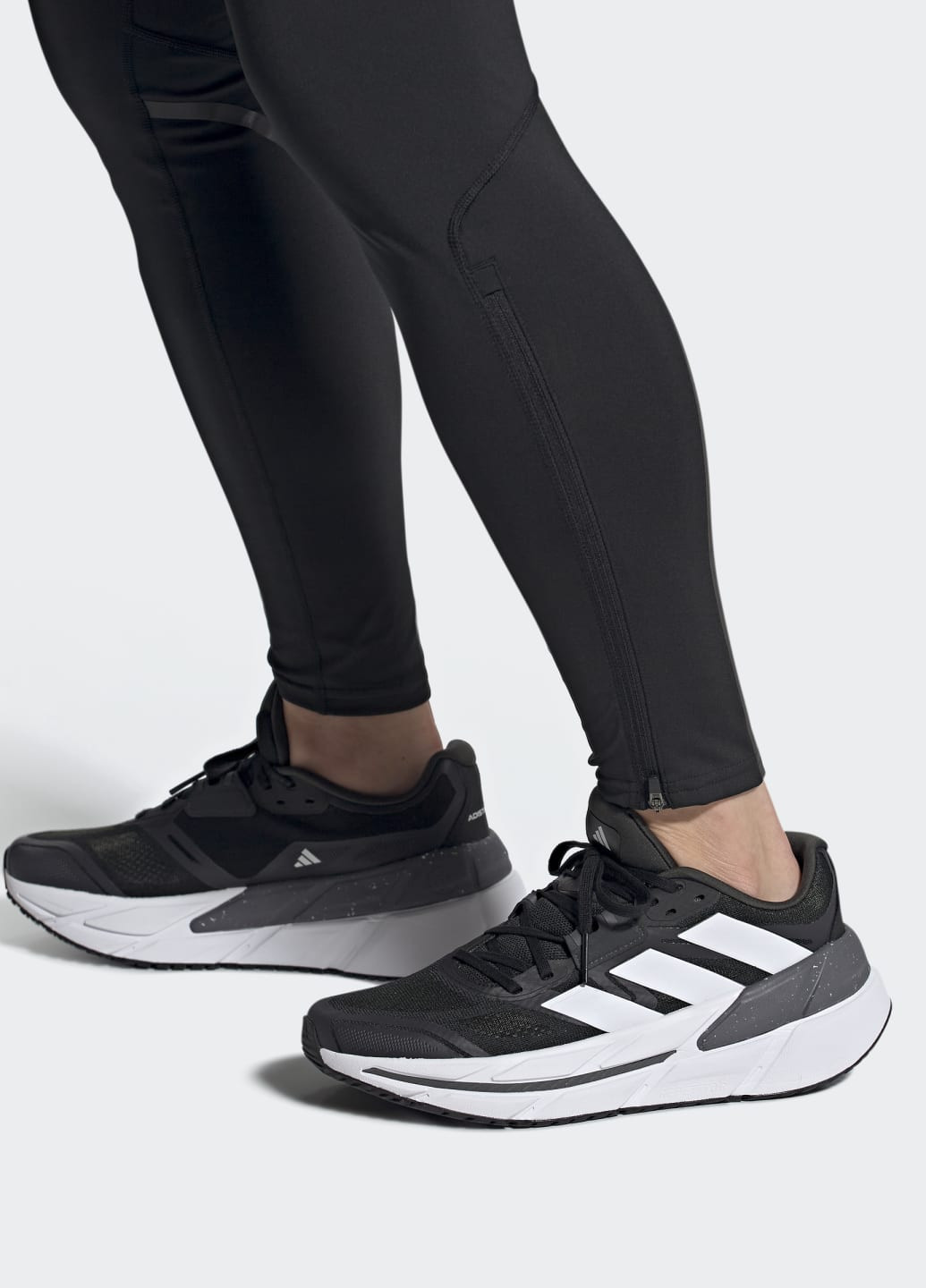 Чорні всесезон кросівки для бігу adistar cs adidas