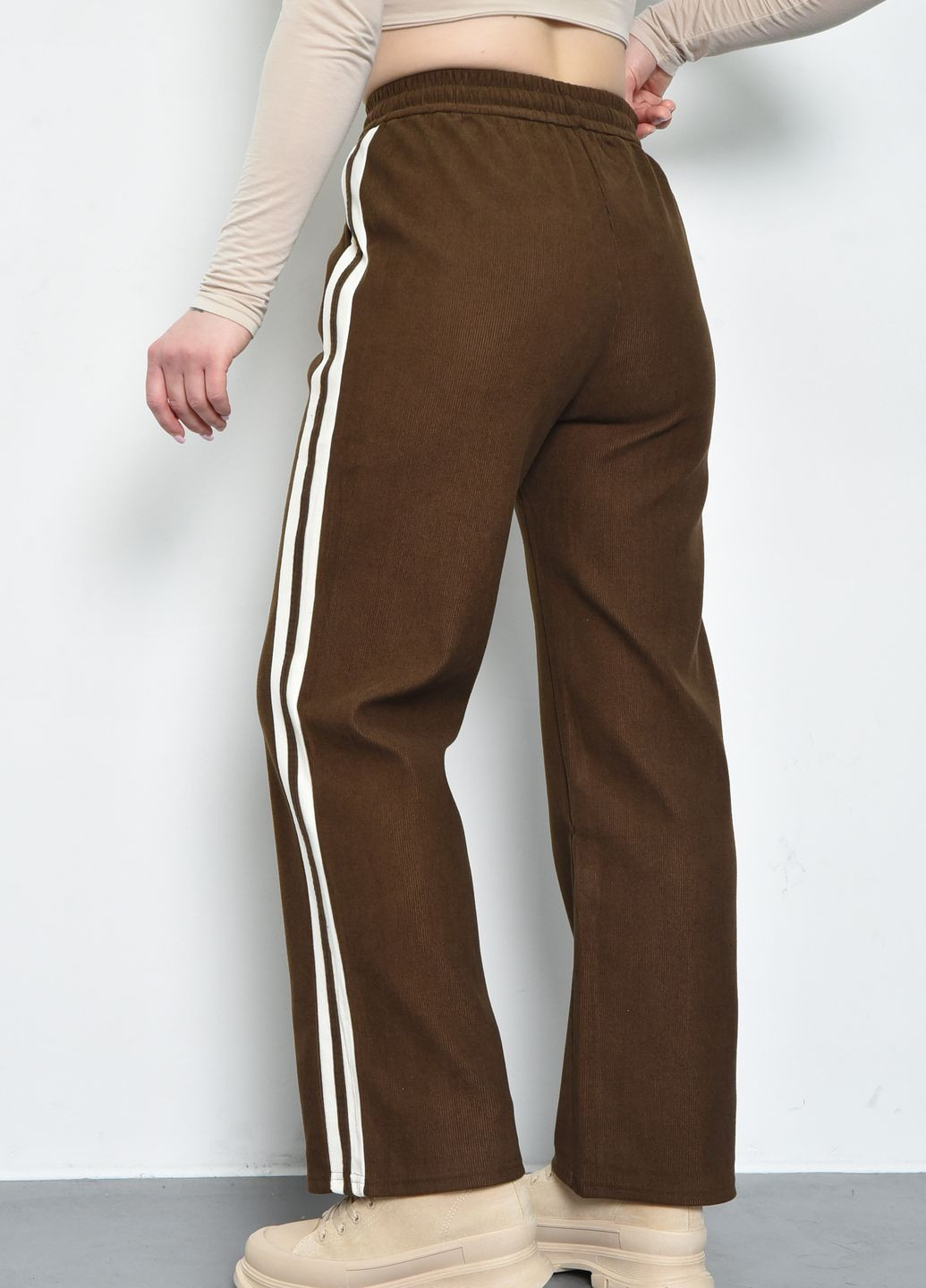 Спортивні штани жіночі коричневого кольору Let's Shop (275396084)