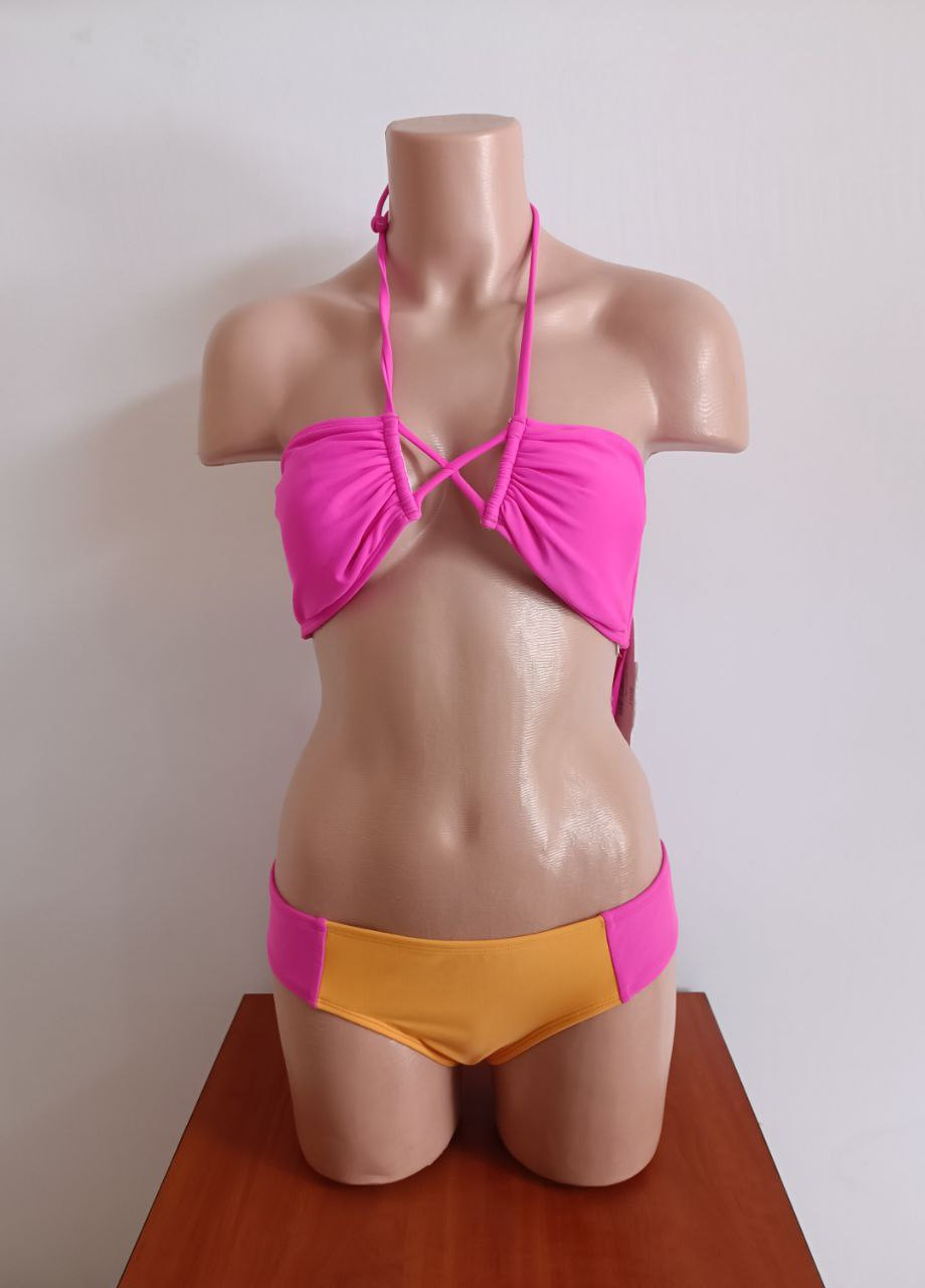 Розовый летний купальник раздельный Roxy