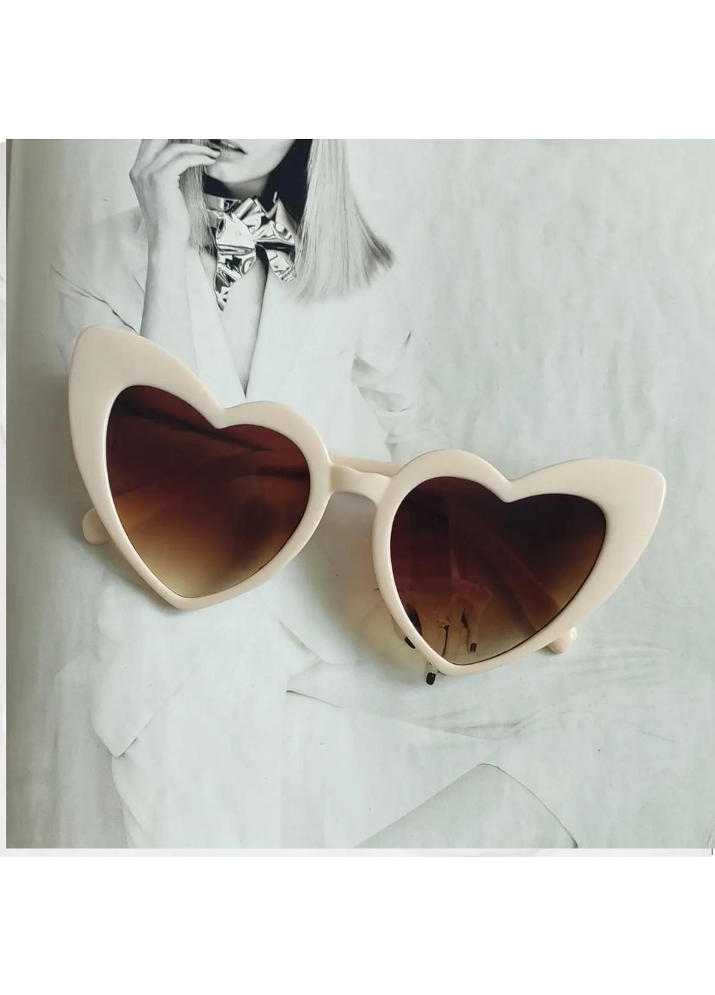 Женские очки солнцезащитные в форме сердца Бежевый No Brand (259139366)