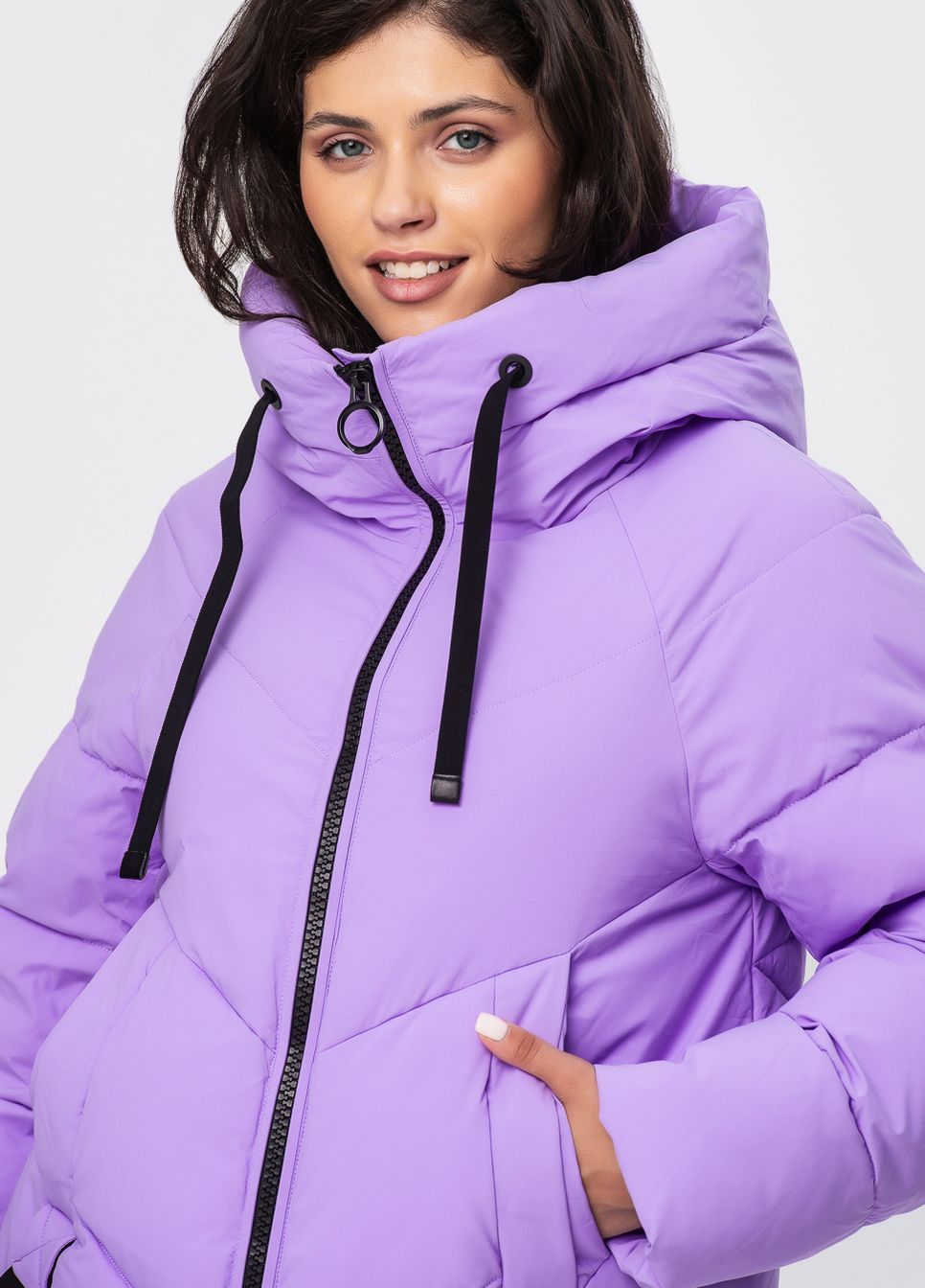Фиолетовая зимняя куртка с капюшоном модель Towmy 2001