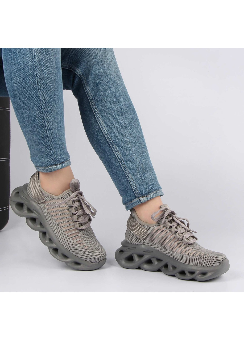 Серые демисезонные женские кроссовки 196139 Tucino