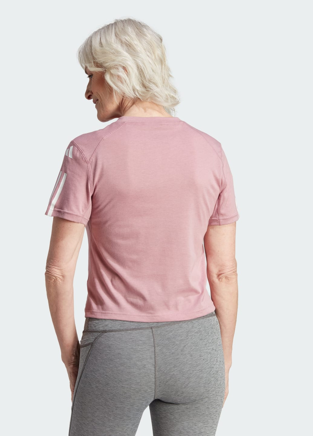 Розовая всесезон футболка train essentials train cotton 3-stripes crop adidas