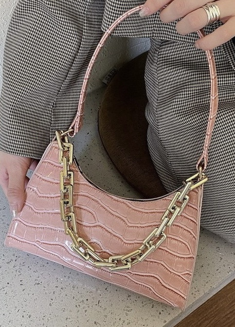 Женская маленькая сумка рептилия багет крокодиловая кожа с цепочкой розовая No Brand (259473648)