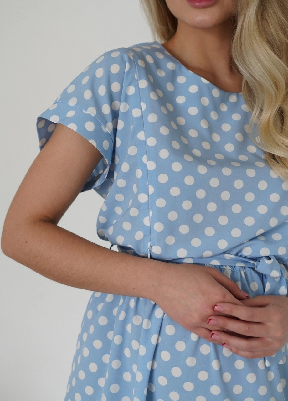 Голубое легкое платье для беременных и кормящих мам голубое в горошек свободное с секретом для кормления To Be в горошек