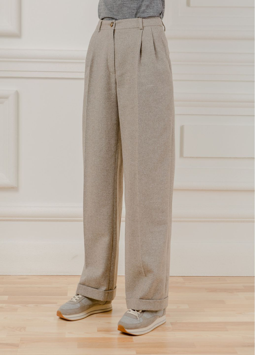 Бежевые классические, повседневный, кэжуал демисезонные брюки Dolcedonna