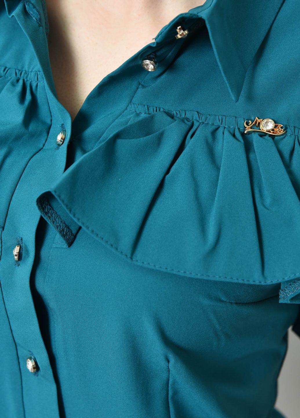 Изумрудная летняя блуза женская однотонная изумрудного цвета с баской Let's Shop