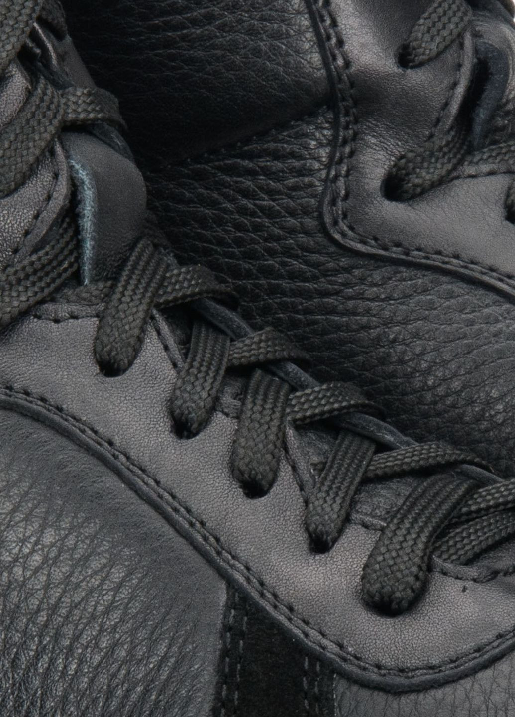 Черные ботинки Estro