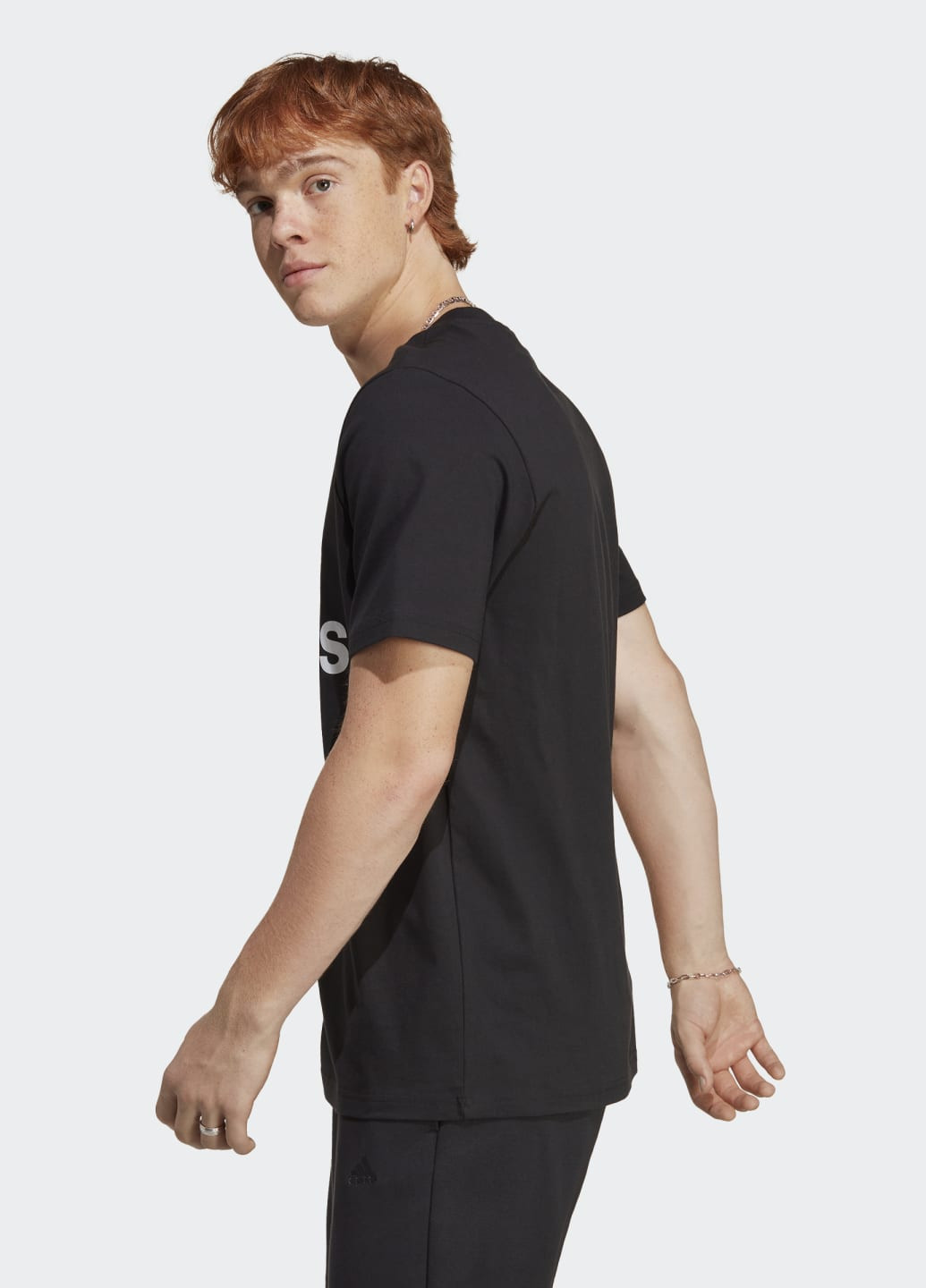 Черная футболка essentials single jersey big logo adidas