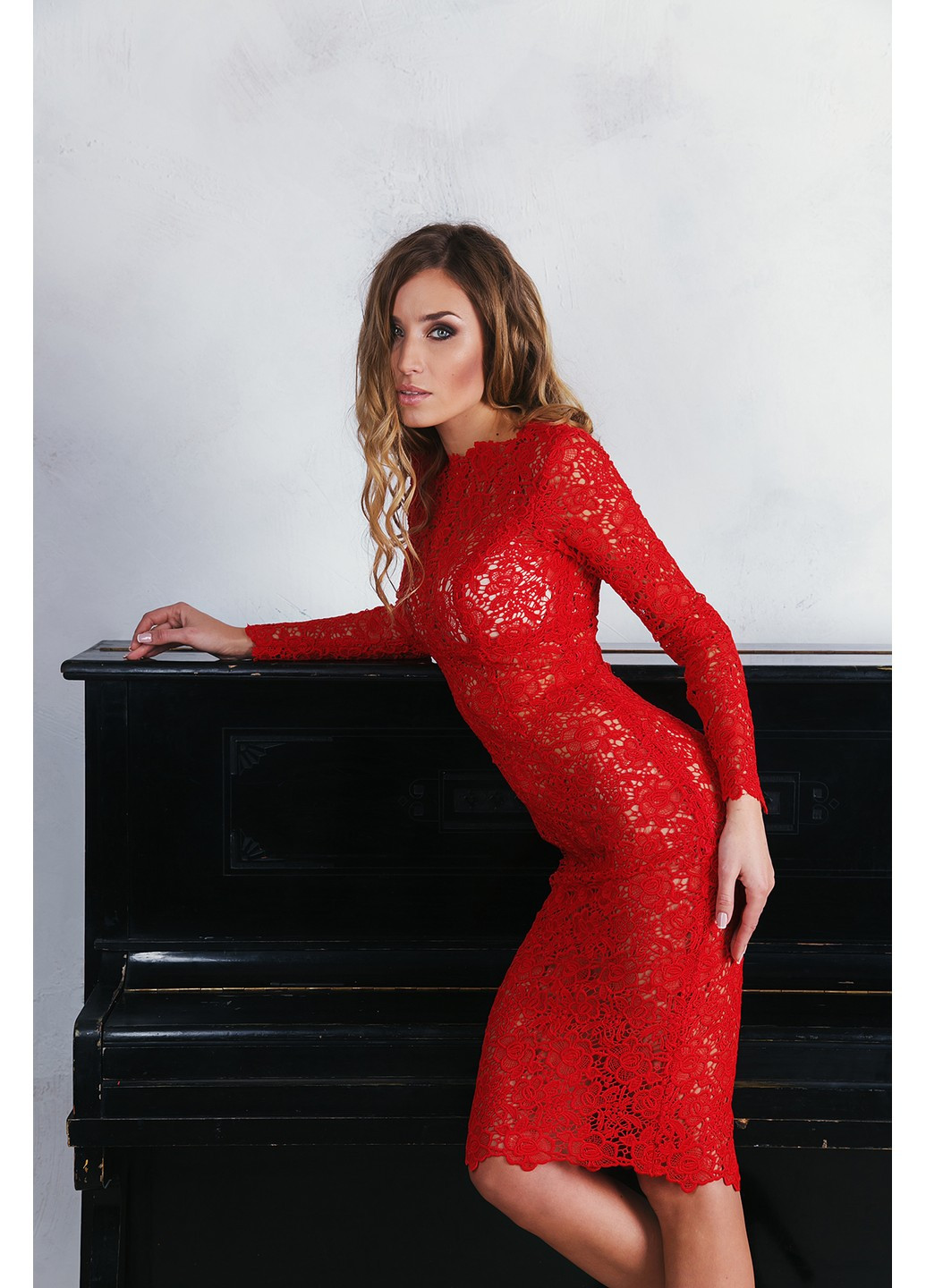 Красное коктейльное кружевное, красное платье - футляр эрика BYURSE с цветочным принтом