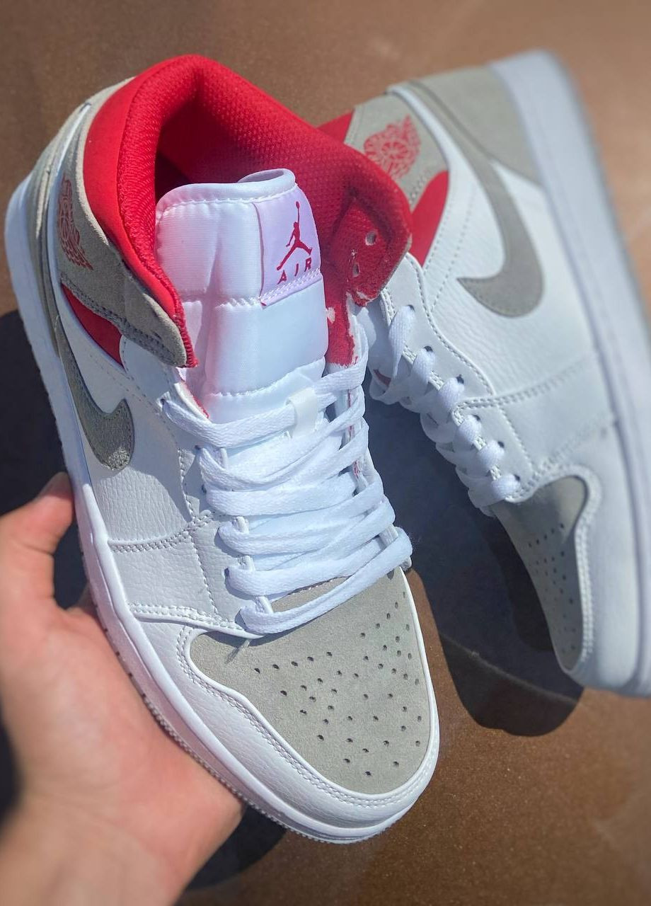 Білі Осінні кросівки репліка nike air jordan 1 white red Vakko