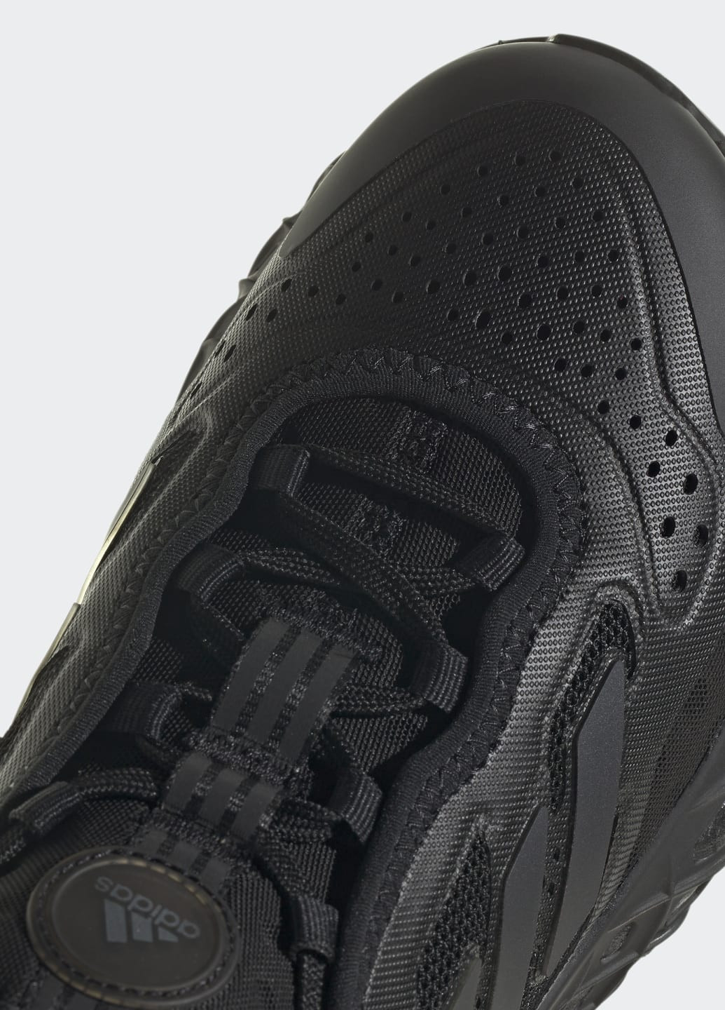 Черные всесезонные кроссовки web boost adidas