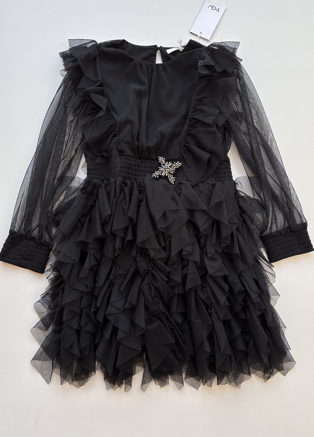 Чорна сукня святкова підліткова в стилі венздей з брошкою y20052 чорна Y-Clu (275132346)