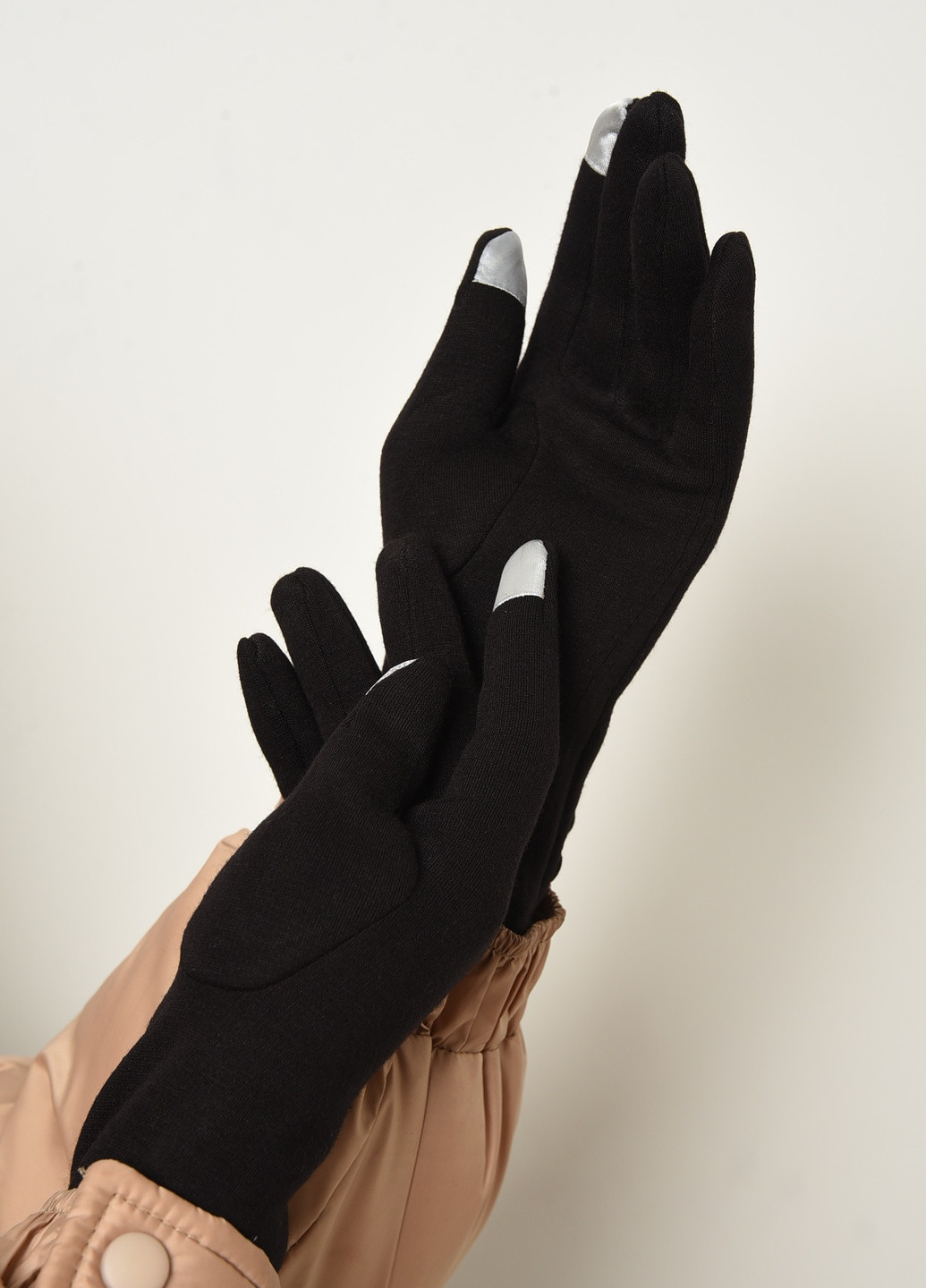 Рукавички жіночі сенсорні на хутрі чорного кольору Let's Shop (257287018)