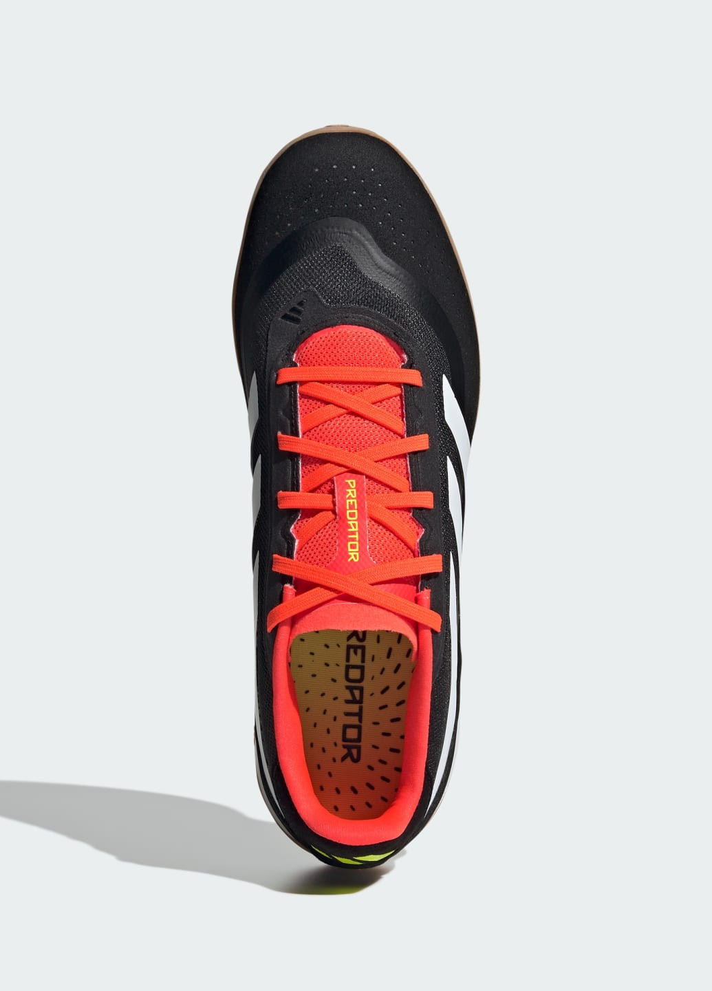 Черные всесезонные футбольные бутсы predator 24 league low indoor adidas