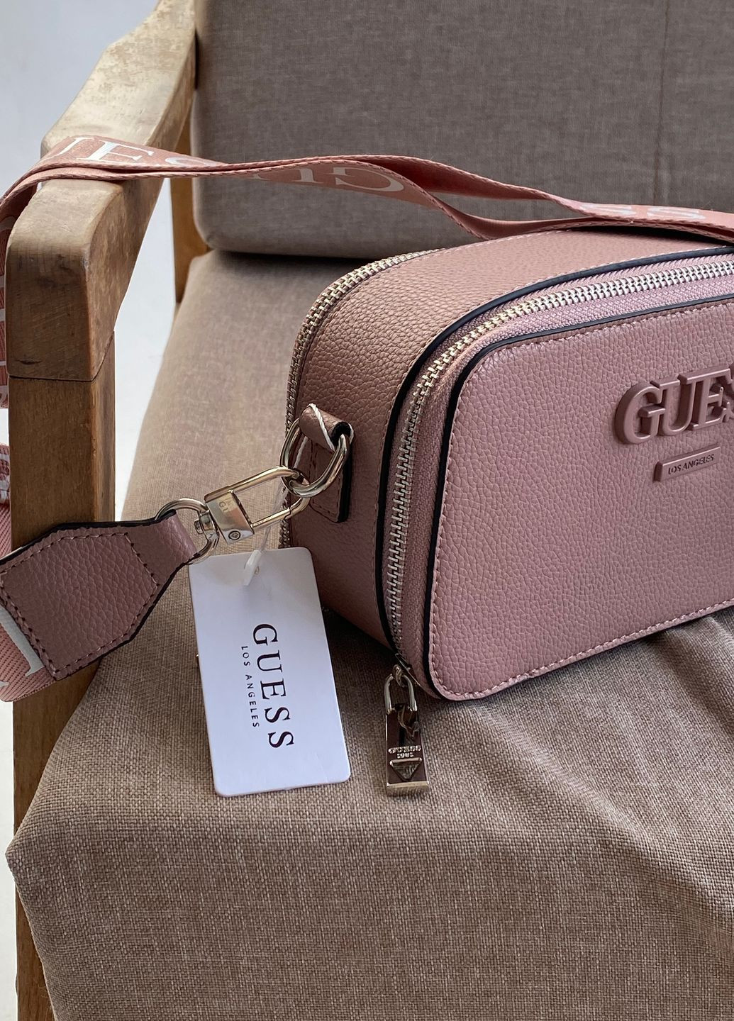 Жіноча сумка Guess крос-боді рожева пудра No Brand (277161332)