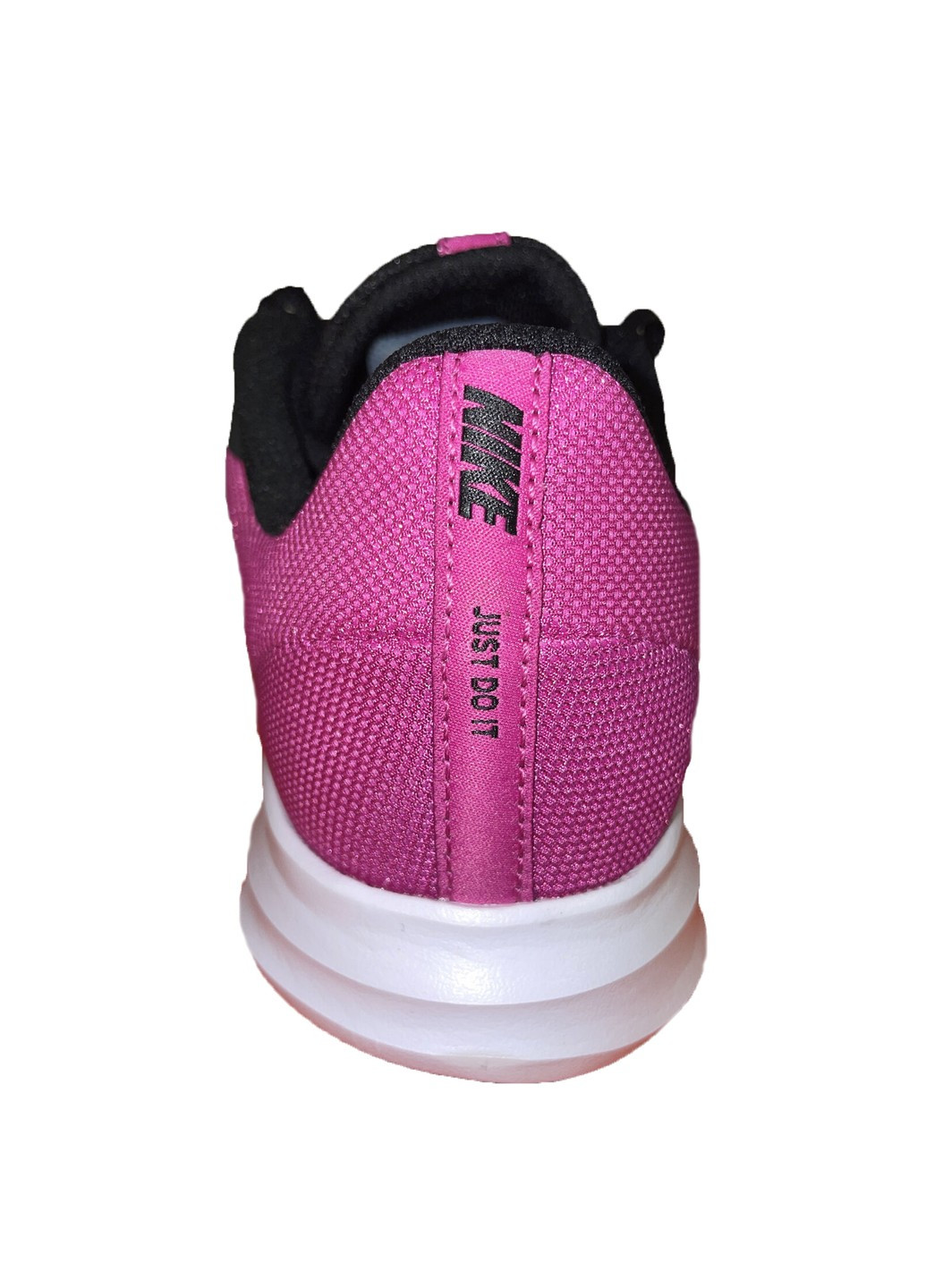 Розовые кроссовки Nike