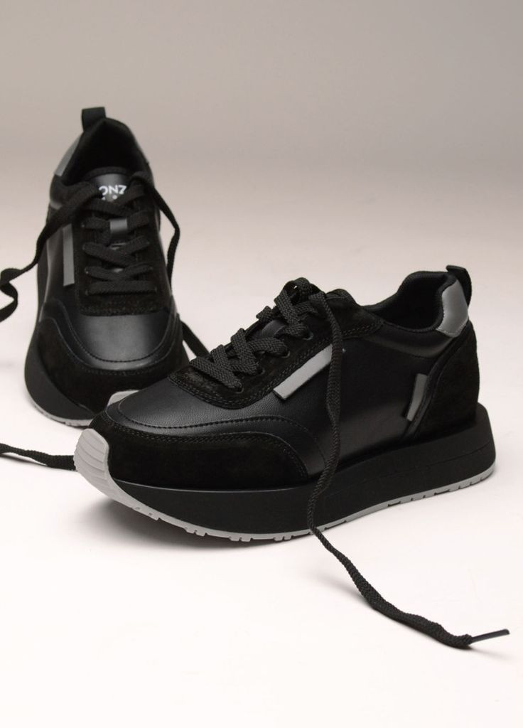 Чорні осінні кросівки 181660 Lonza