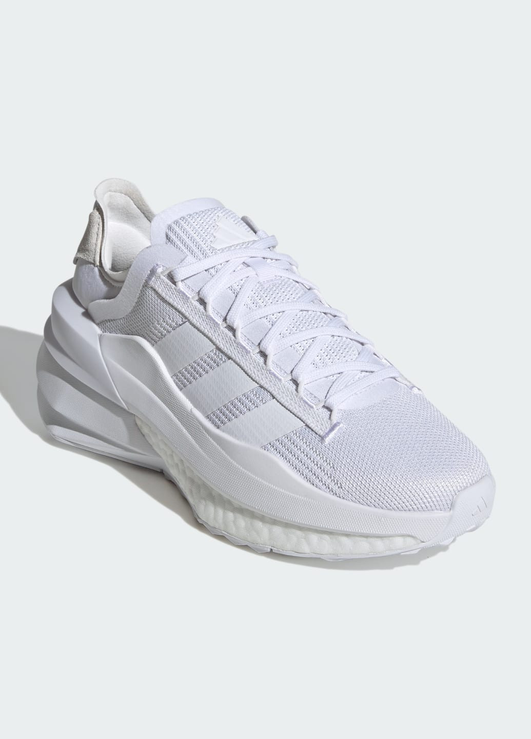 Білі всесезонні кросівки avryn_x adidas