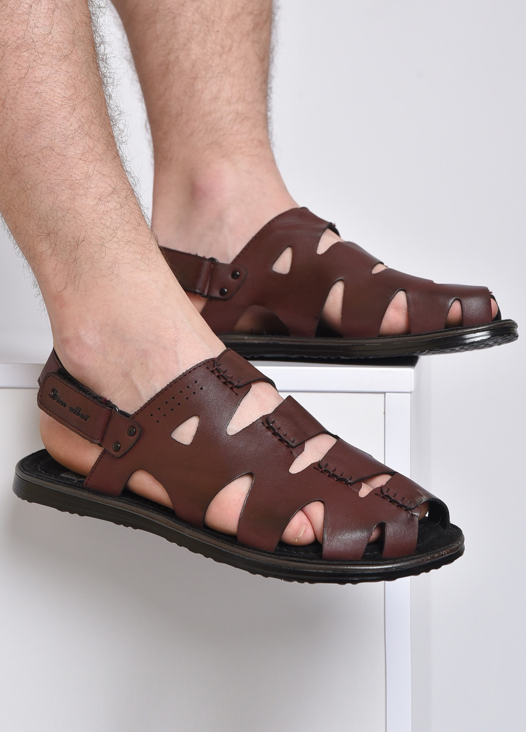 Пляжные сандалии мужские темно-бордового цвета на липучке Let's Shop на липучке