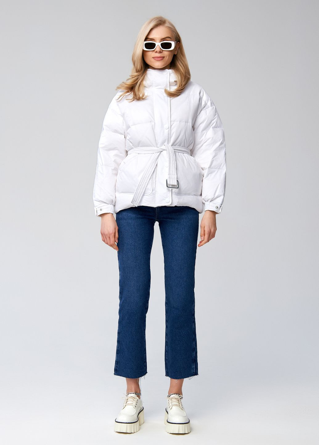 Біла демісезонна куртка пухова oversize -wear модель Viva 2302