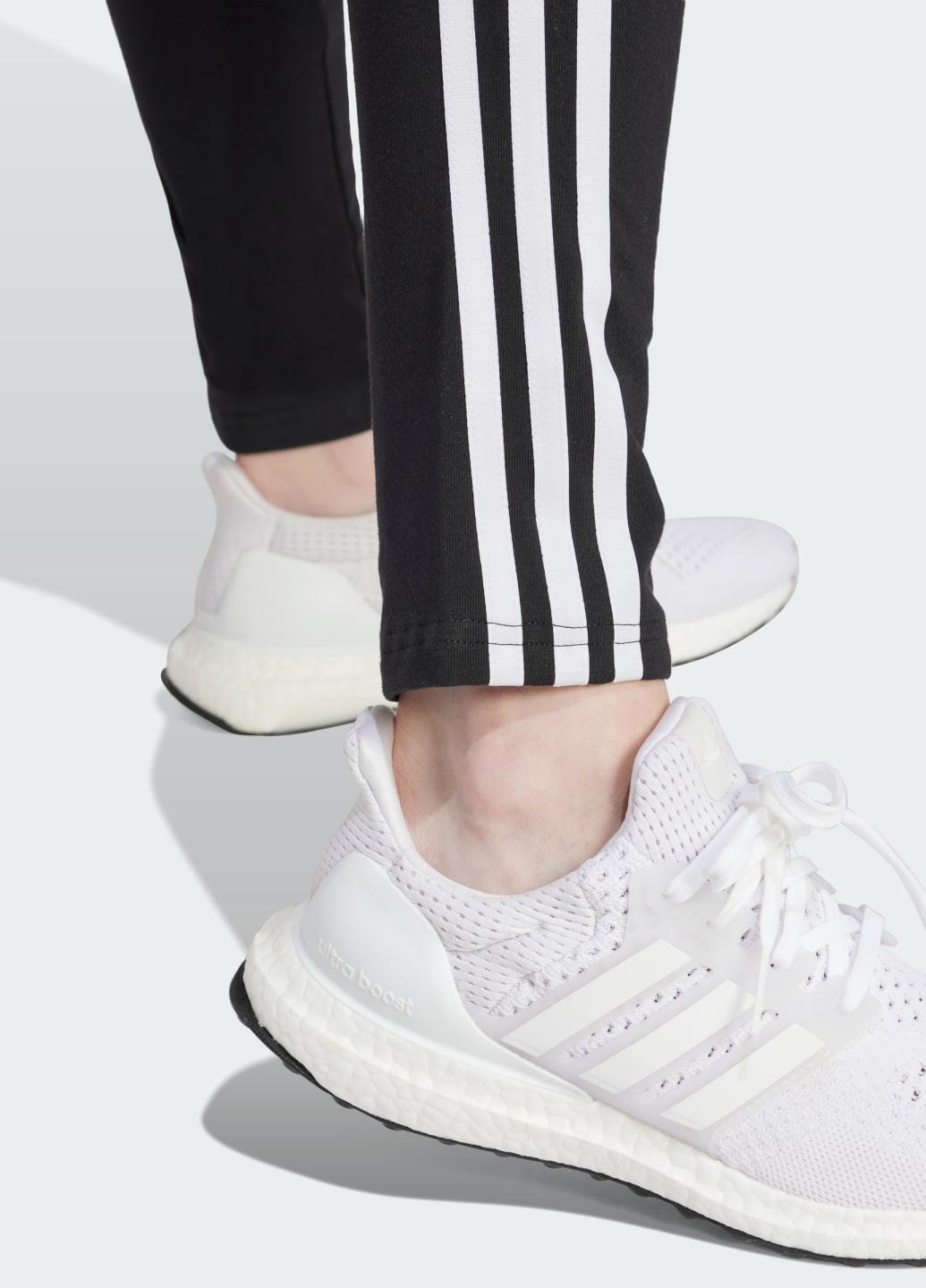 Черные демисезонные леггинсы future icons 3-stripes adidas