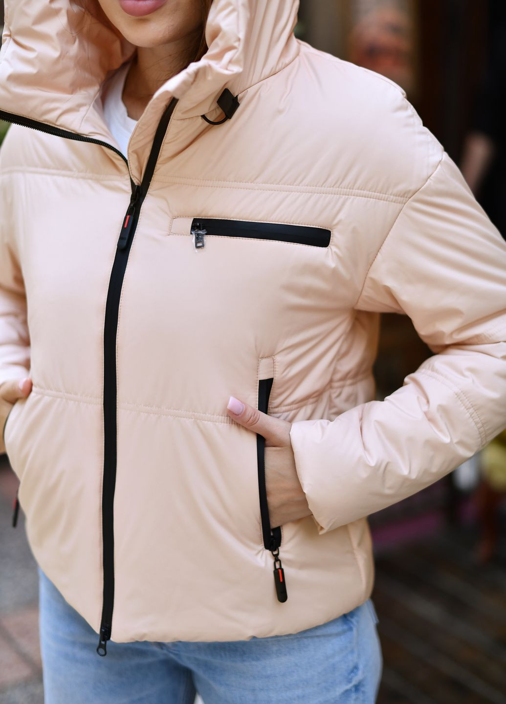 Персикова демісезонна жіноча коротка куртка 107932 Lusskiri