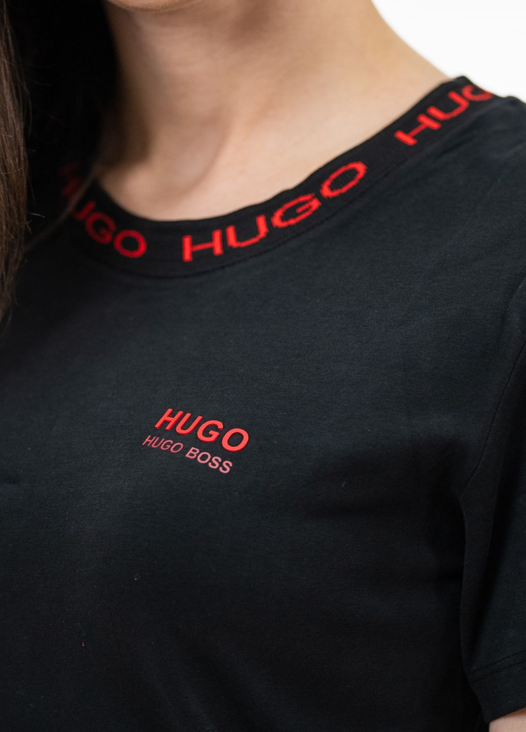 Черная летняя футболка женская Hugo Boss RELAXED-FIT T-SHIRT IN COTTON JERSEY WITH LOGO