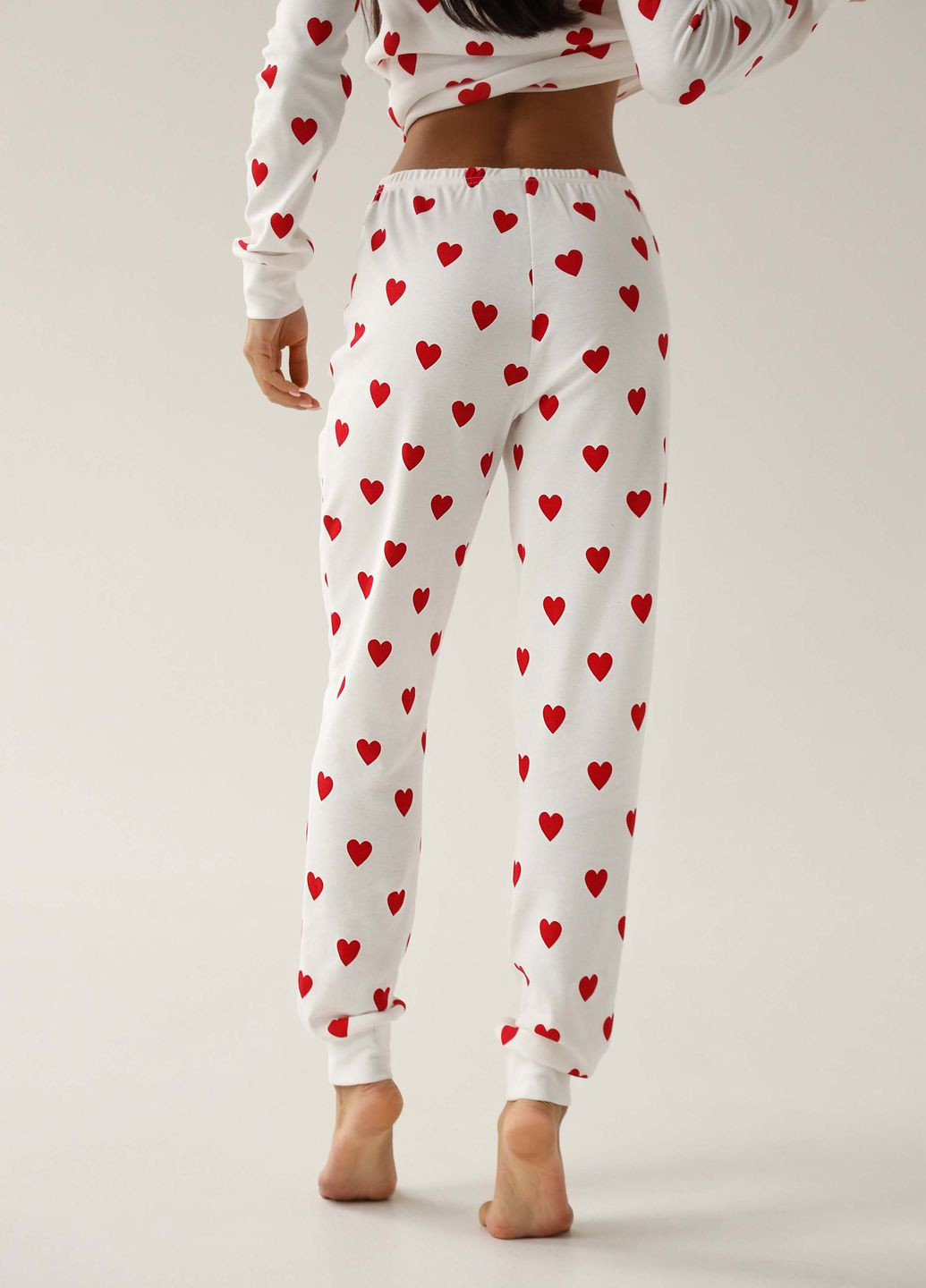 Белая всесезон пижама реглан и брюки, принт красное сердечко кофта + брюки German Volf