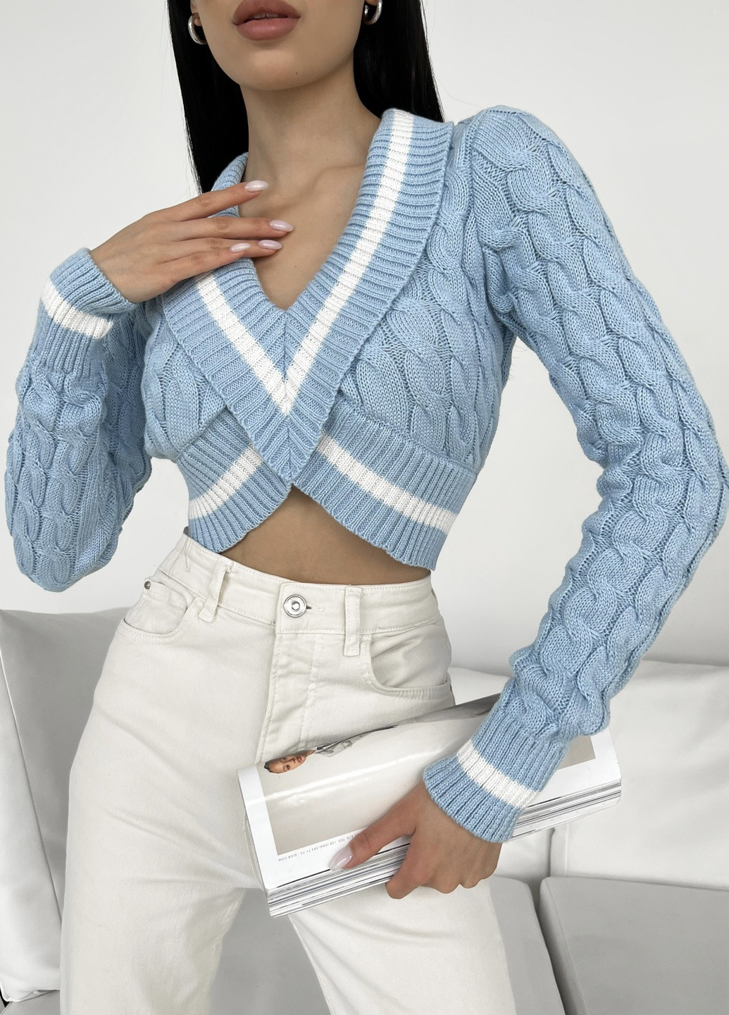 Блакитний літній светр пуловер Larionoff