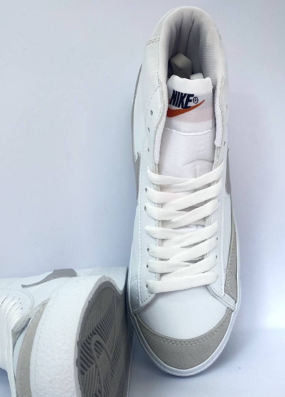 Белые демисезонные кроссовки реплика nike blazer mid 77 white & grey logo Vakko