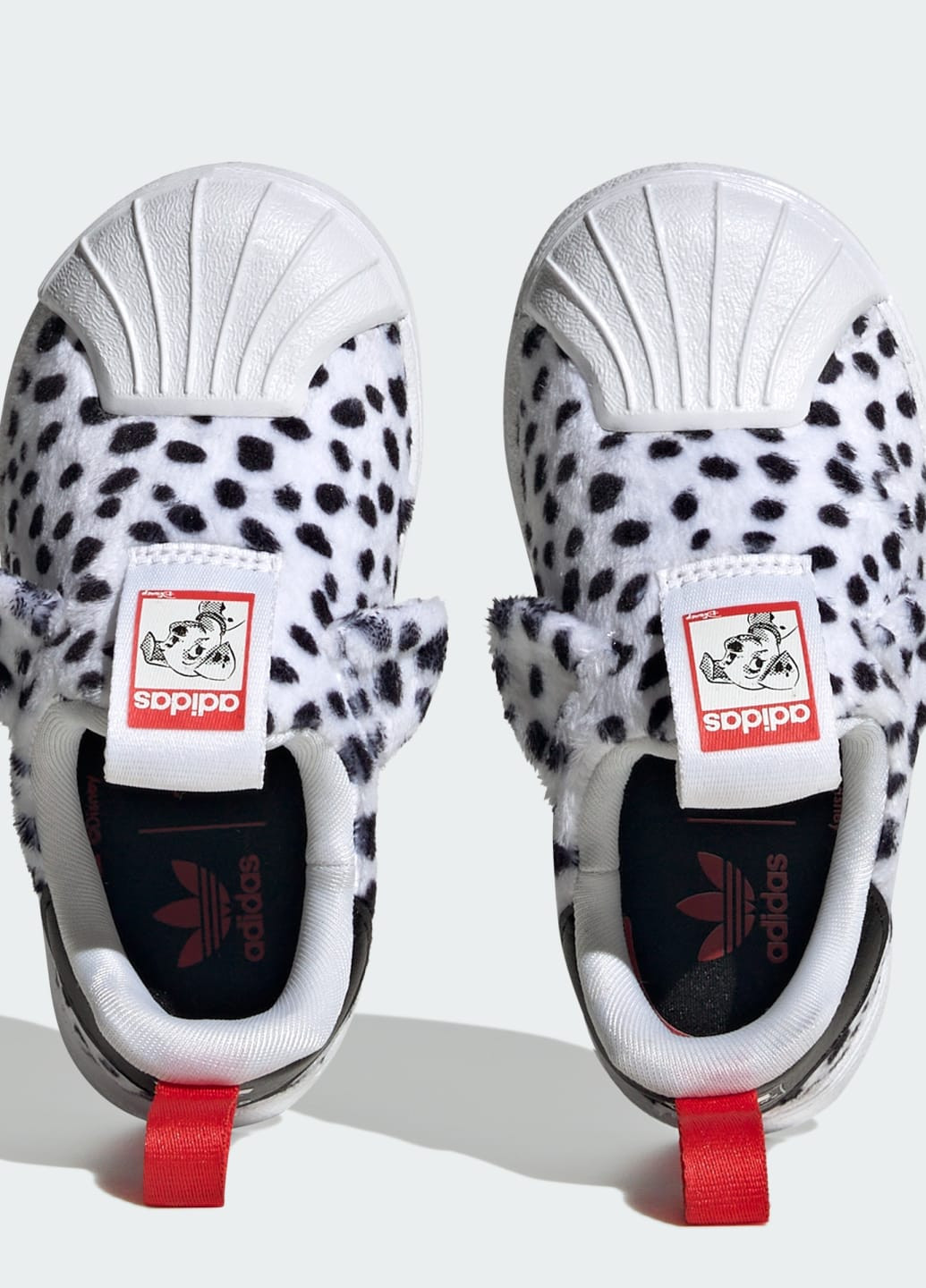 Белые всесезонные кроссовки originals x disney 101 dalmatians superstar 360 adidas
