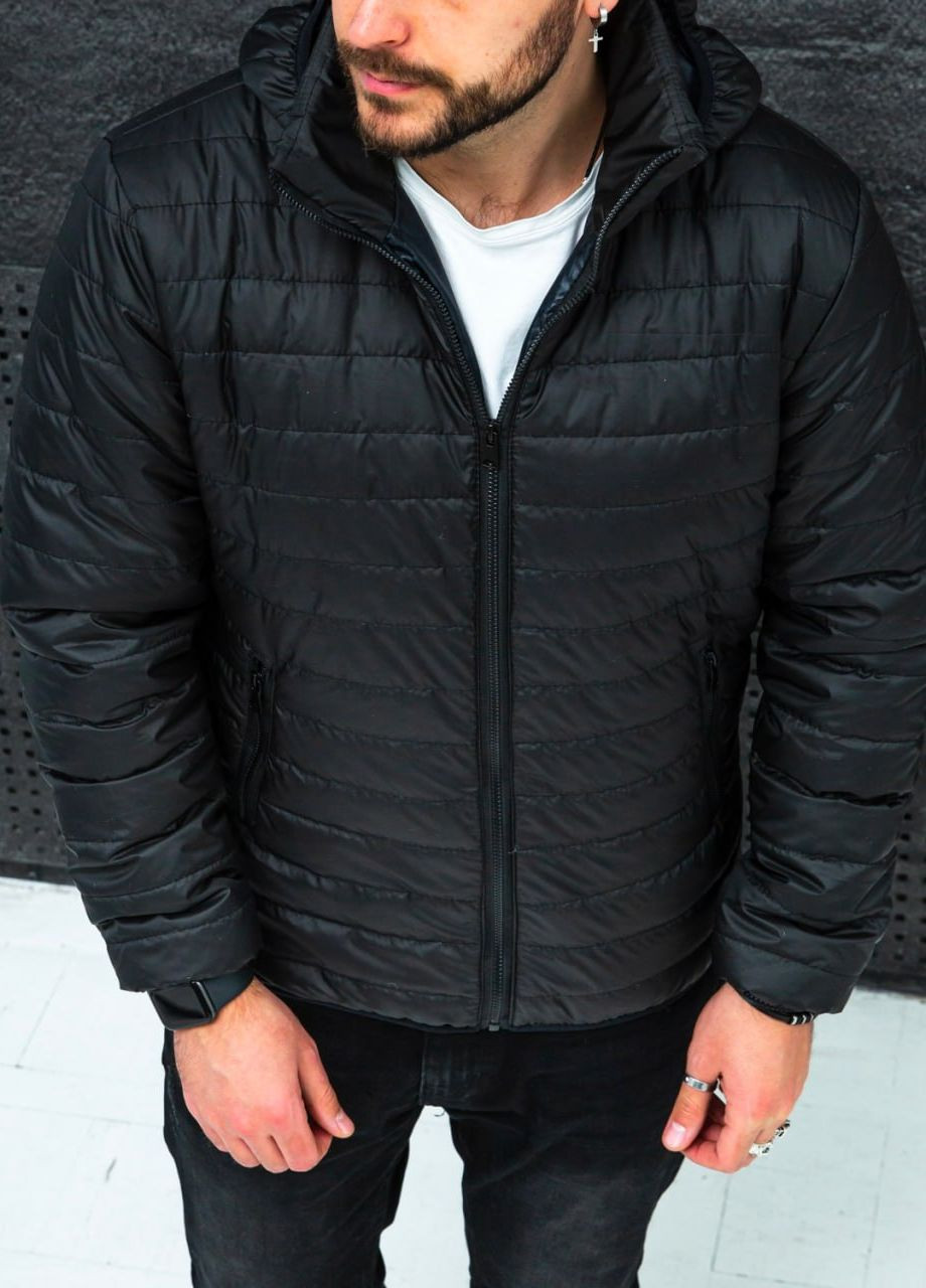 Черная демисезонная легка та тепла куртка з відстібним капюшоном Vakko
