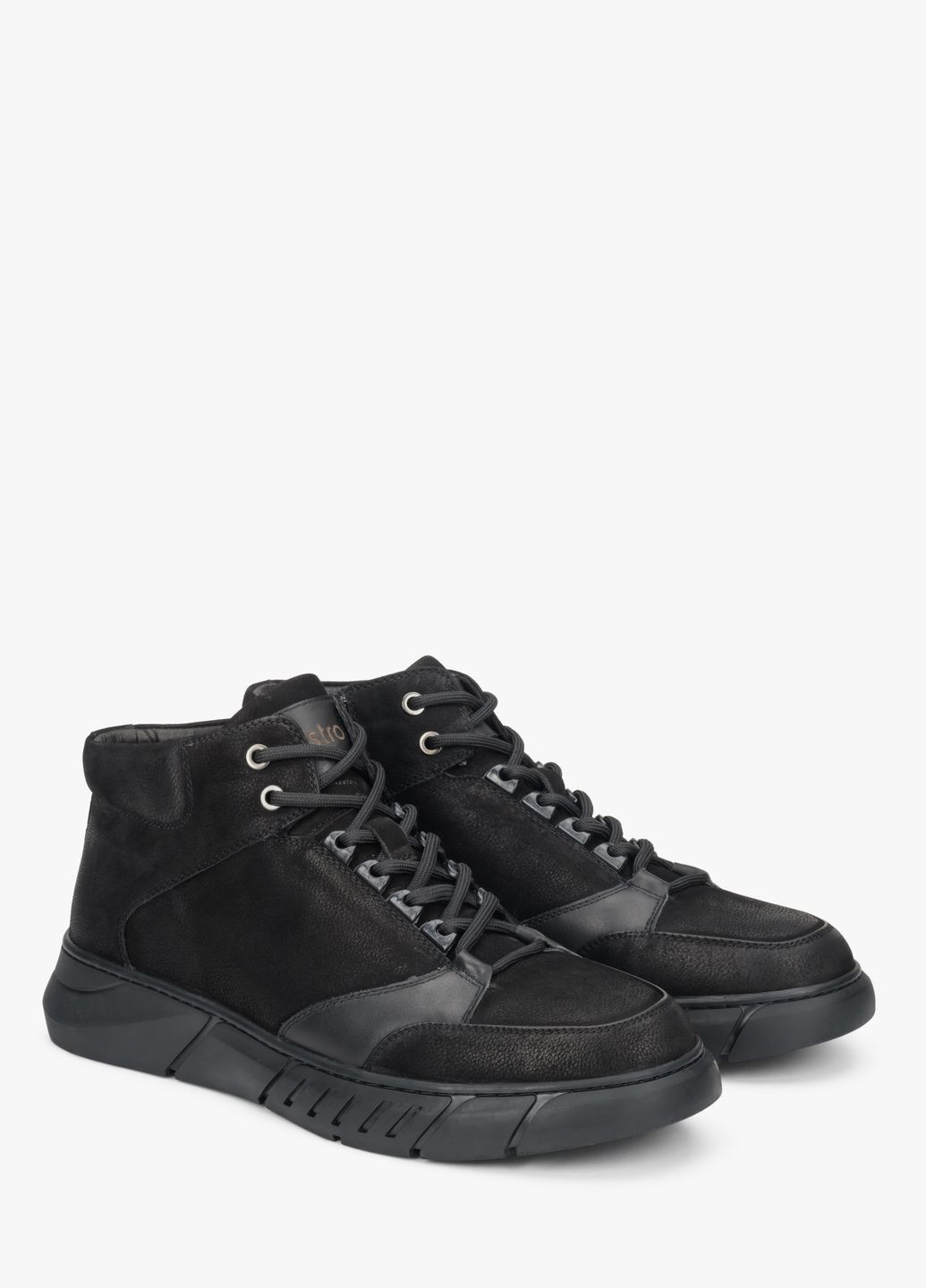 Черные ботинки Estro