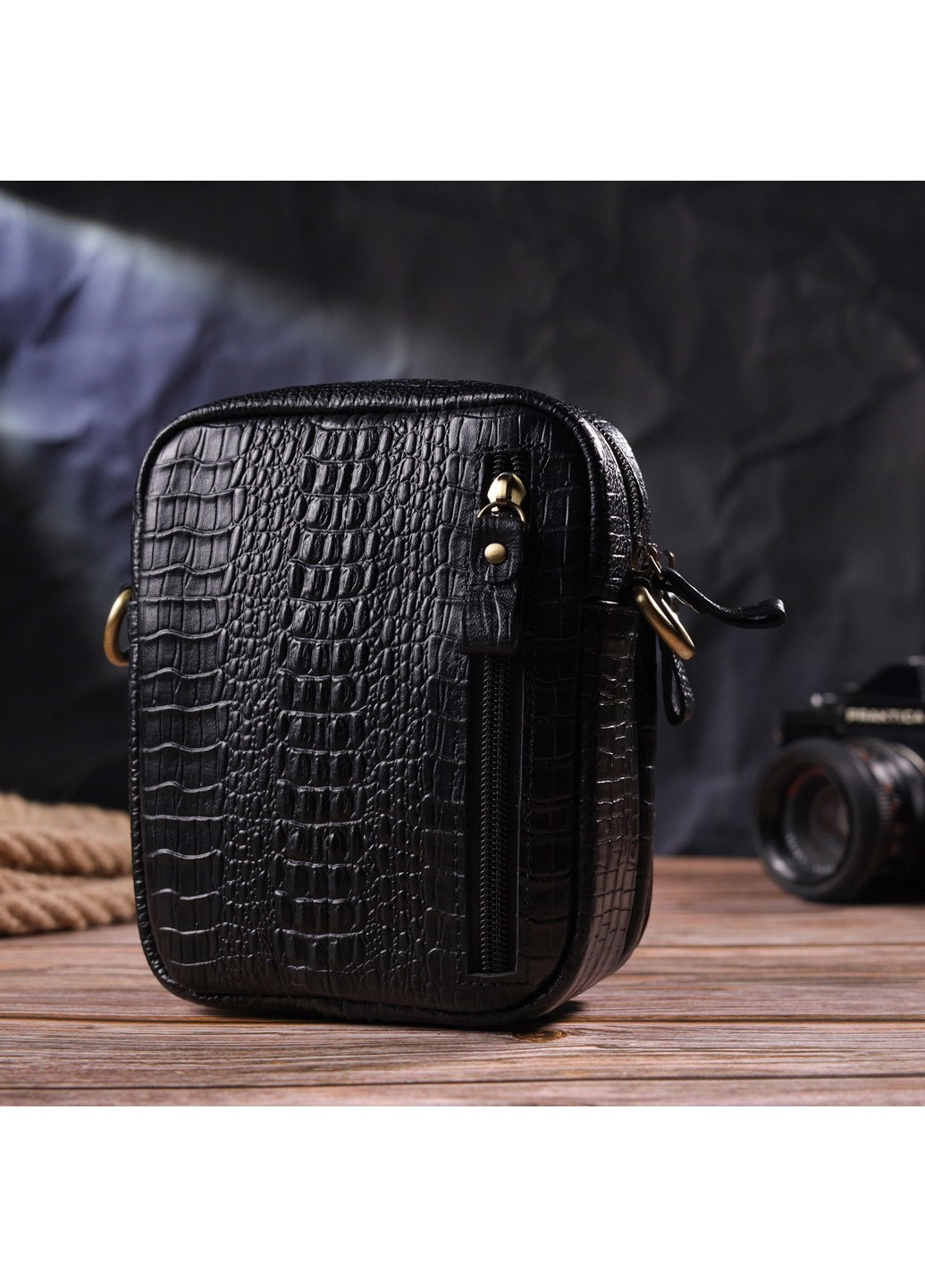 Небольшая мужская сумка из натуральной кожи с фактурой под крокодила 21299 Черная Vintage (258267923)