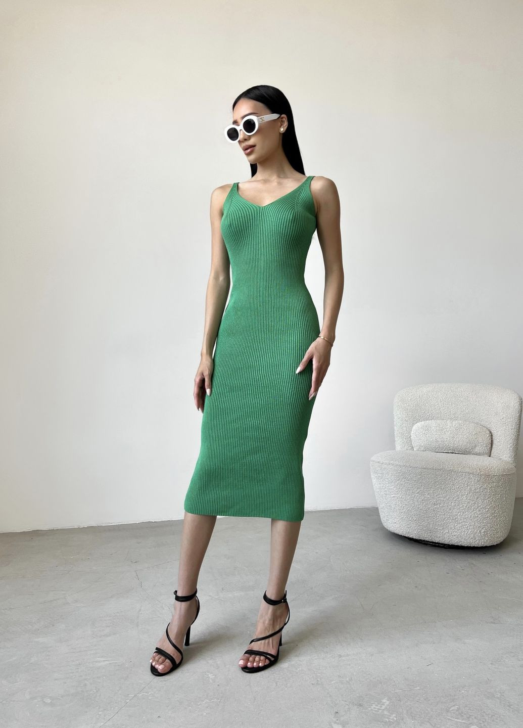 Зеленое кэжуал платье вязаное Larionoff однотонное