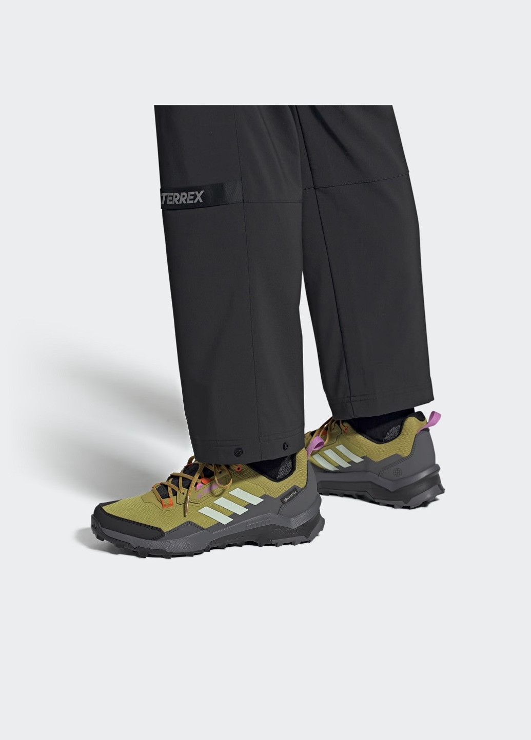 Горчичные всесезонные кроссовки adidas TERREX AX4 GORE-TEX