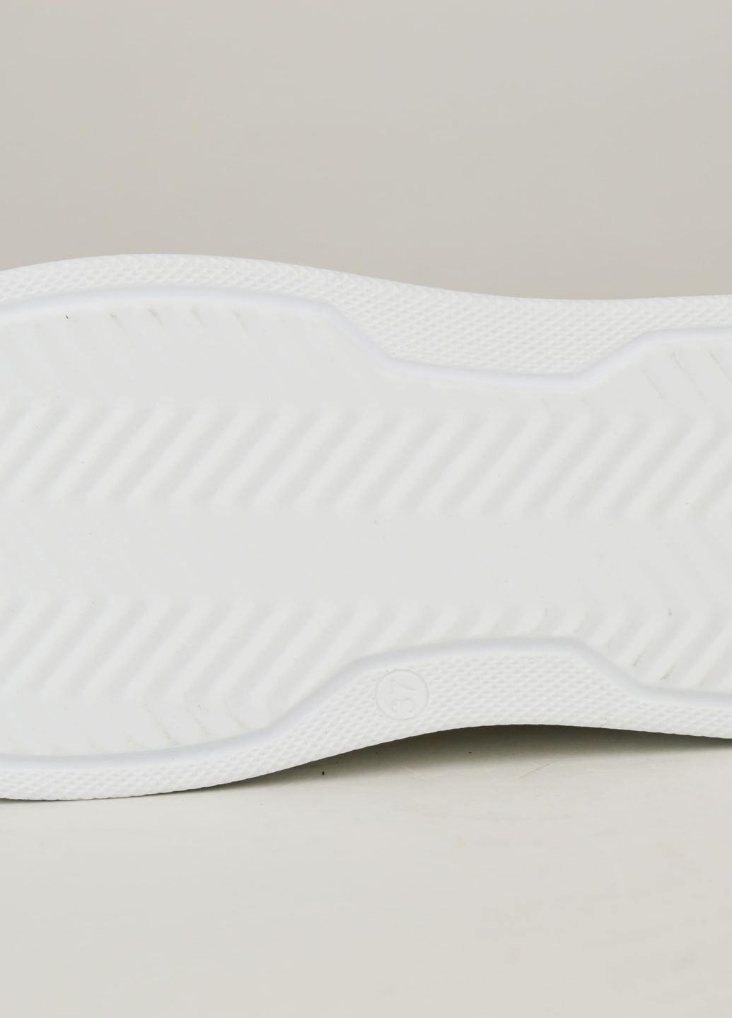 Белые всесезонные кроссовки женские белые кожаные Kento
