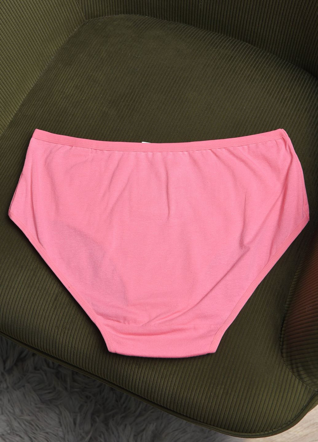 Труси жіночі напівбатальні рожевого кольору Let's Shop (271665184)