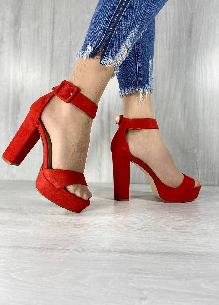 Красные стильные женские туфли No Brand