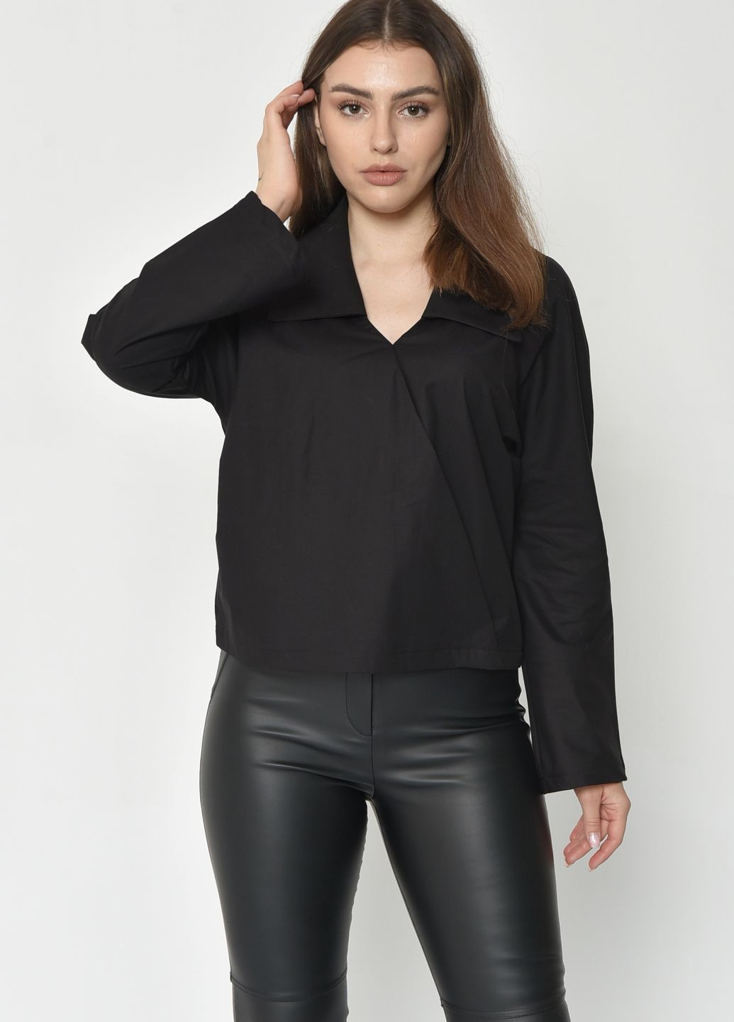 Чорна літня блуза жіноча чорного кольору на запах Let's Shop